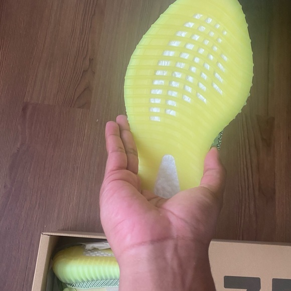 Yezzy 350 worn 2 times got them from Stock X - Picture 5 of 7